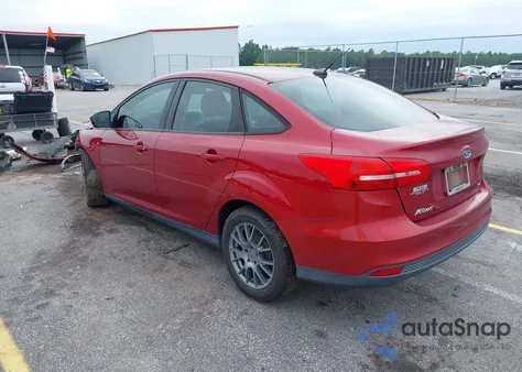 2017 Ford Focus Se z USA, uszkodzony, nr VIN 1FADP3F23HL274543